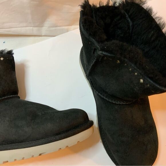 UGG 1010494k Dixi Flora Perforated Bow Ankle Classic Short Boots Fur Black 3 UK2 - Picture 13 of 14